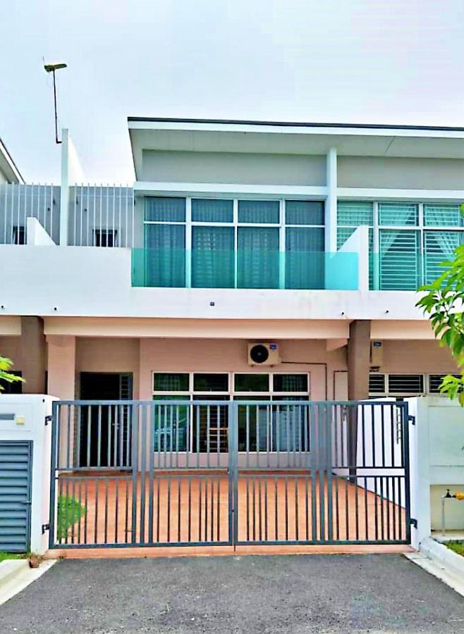 Desaru Cosy Homestay - Near Waterpark, Beach, Rapid -Wifi, Tvbox, Steamboat, Bbq Available Εξωτερικό φωτογραφία