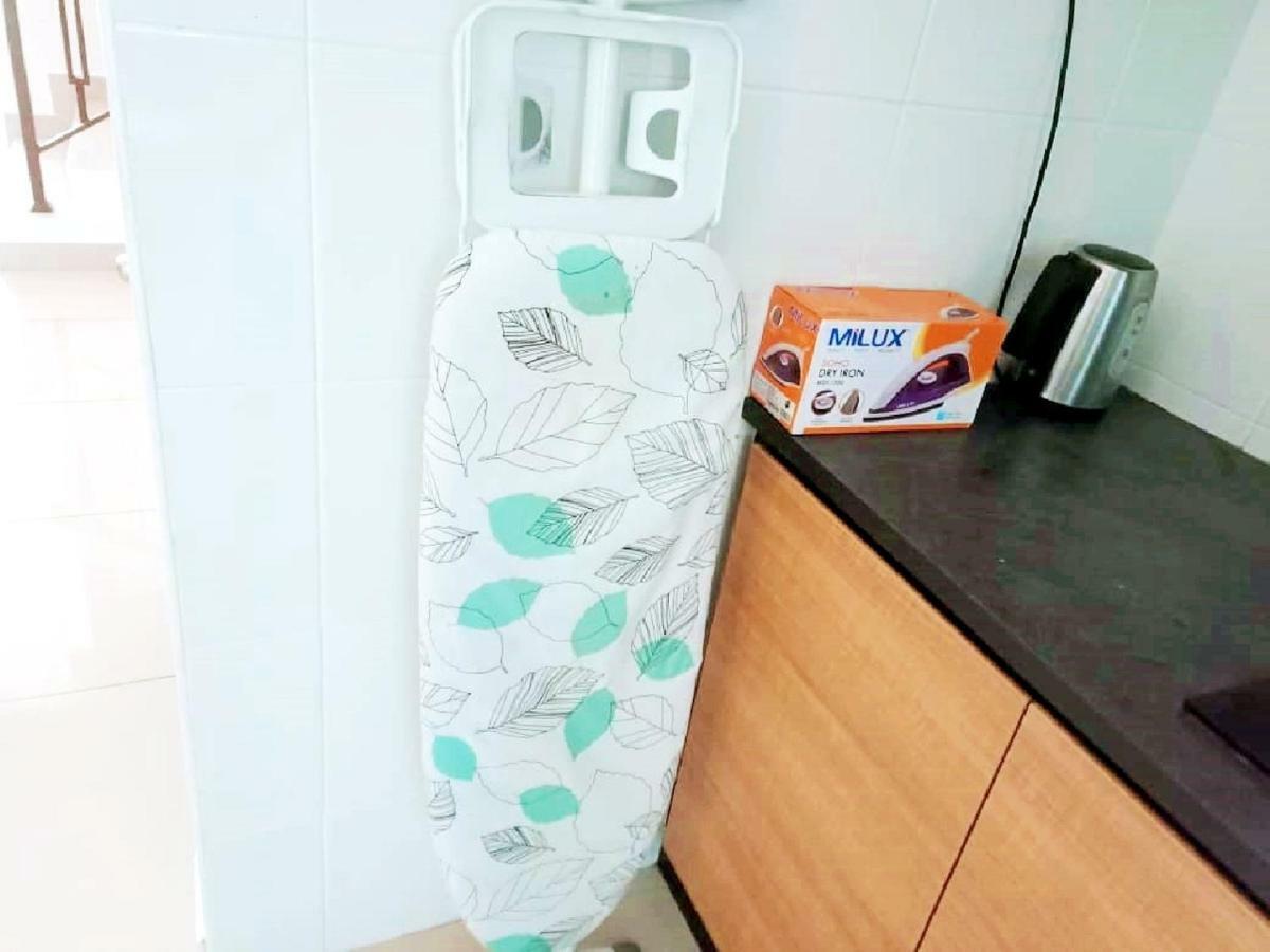 Desaru Cosy Homestay - Near Waterpark, Beach, Rapid -Wifi, Tvbox, Steamboat, Bbq Available Εξωτερικό φωτογραφία