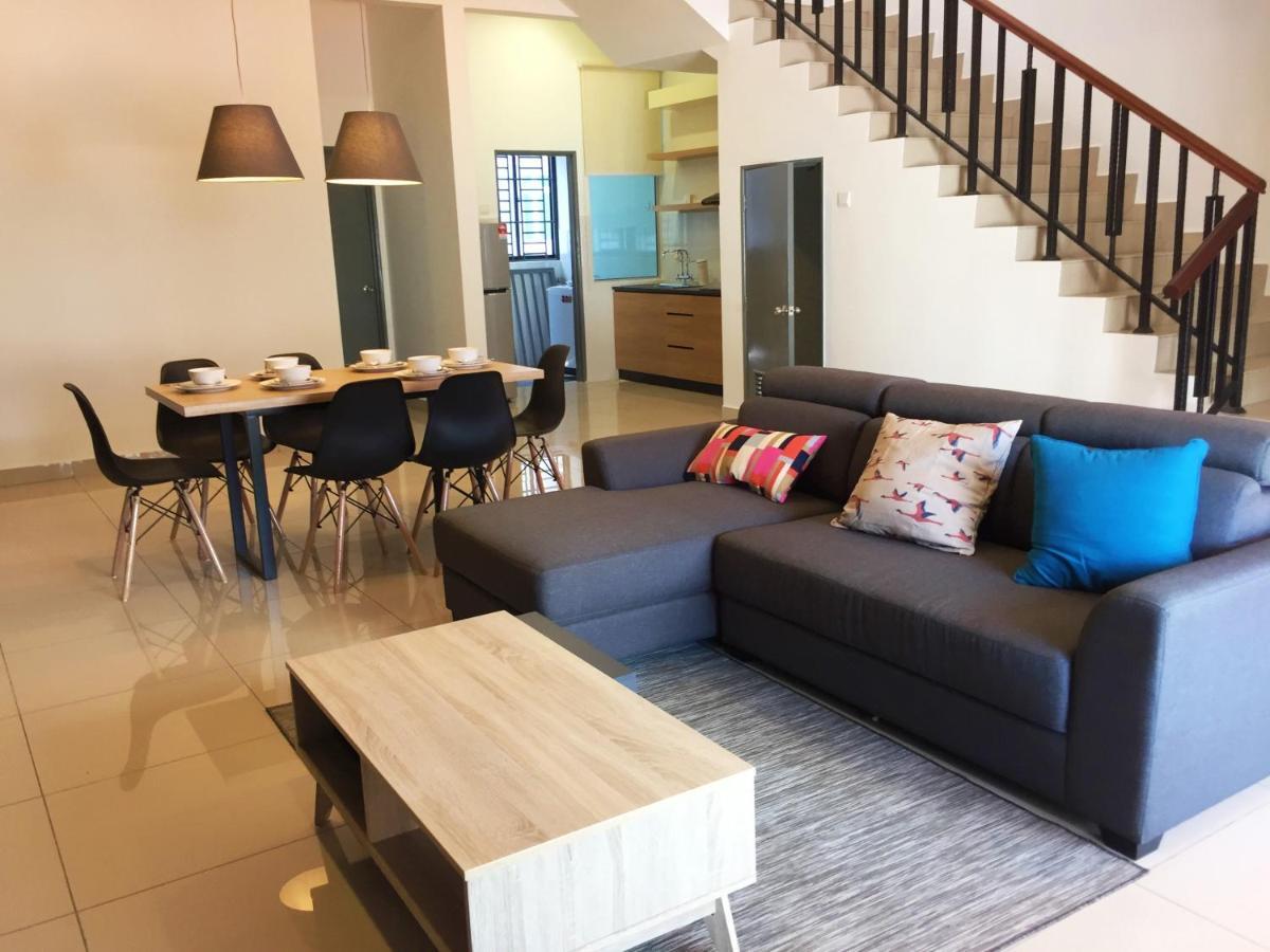 Desaru Cosy Homestay - Near Waterpark, Beach, Rapid -Wifi, Tvbox, Steamboat, Bbq Available Εξωτερικό φωτογραφία